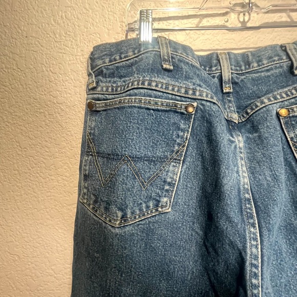 Wrangler George Strait Cowboy Cut Jeans Mens 35x36 Blue Denim Logo‎ Relaxed Fit - Picture 12 of 16